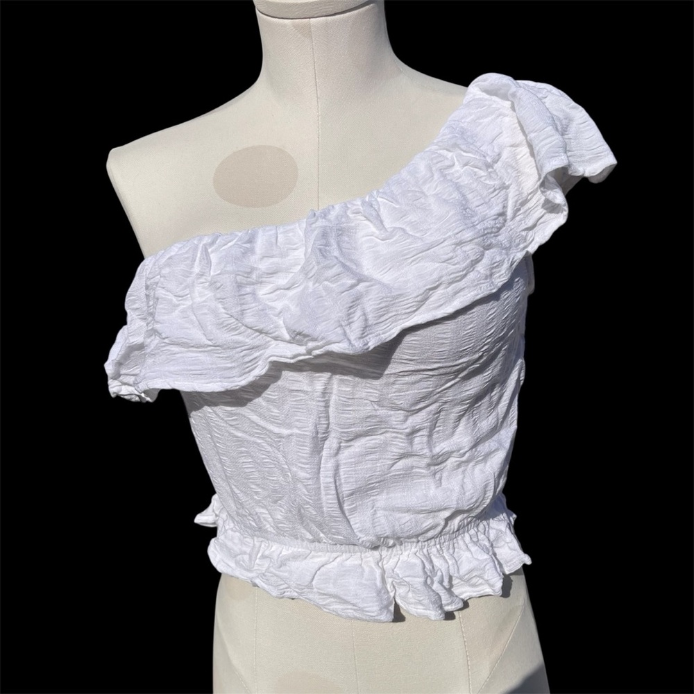 NWOT Japna White One Shoulder Ruffled Top Small